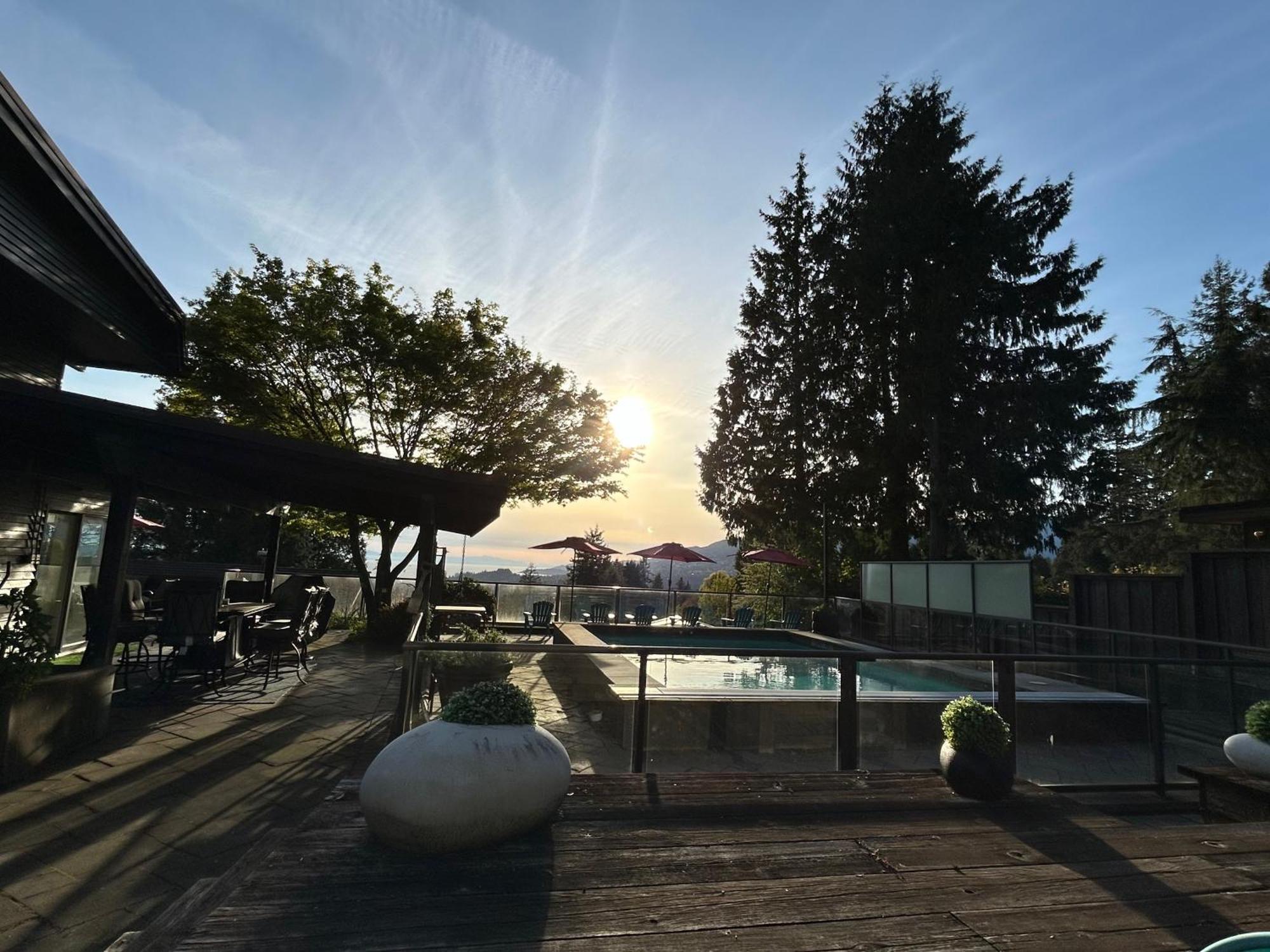 Seymour Private Bedroom, Ensuite Bathroom With Shared Pool, Hot Tub With Views North Vancouver Exterior foto